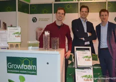 Richard Hommes, Martijn Beljaars and Martin Tietema received a OK Compost certificate for their substrate plugs. https://www.groentennieuws.nl/article/9181448/na-substraatschuim-nu-ook-substraatpluggen-aantoonbaar-bioafbreekbaar/
